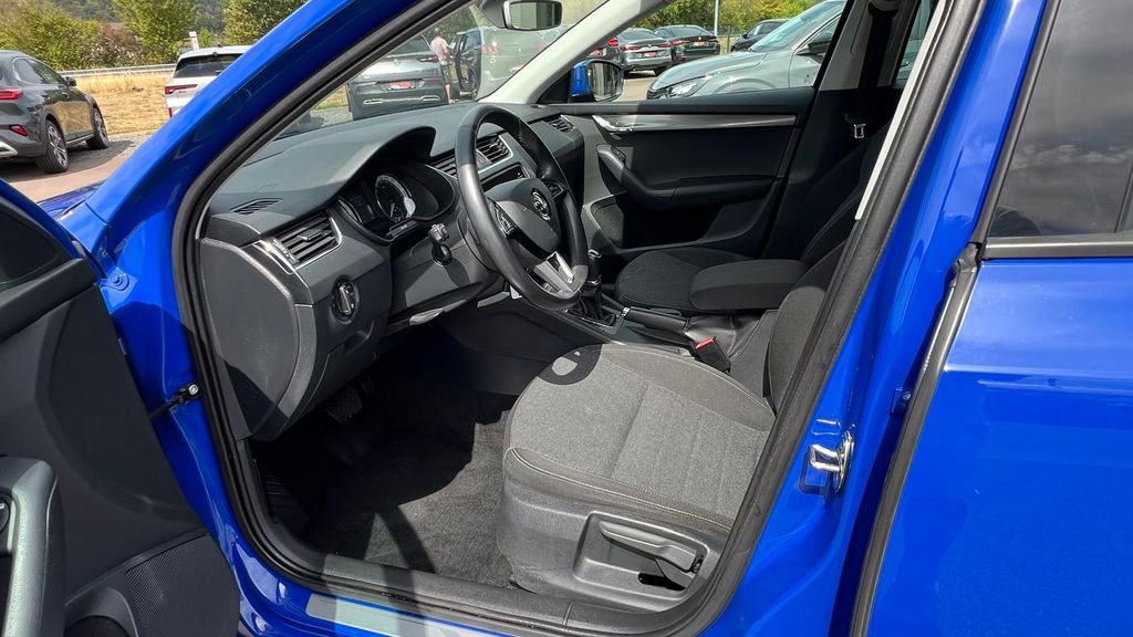 SKODA Octavia Combi 2.0 TDI DSG Soleil