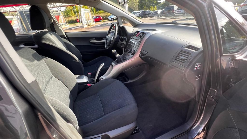 TOYOTA Auris 1.4 Team ***TÜV BIS 10/2027***