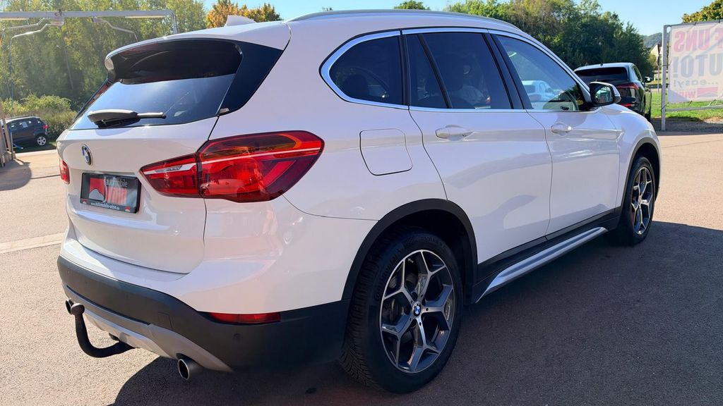BMW X1 xDrive 20 d xLine **1. HAND + SCHECKHEFT**