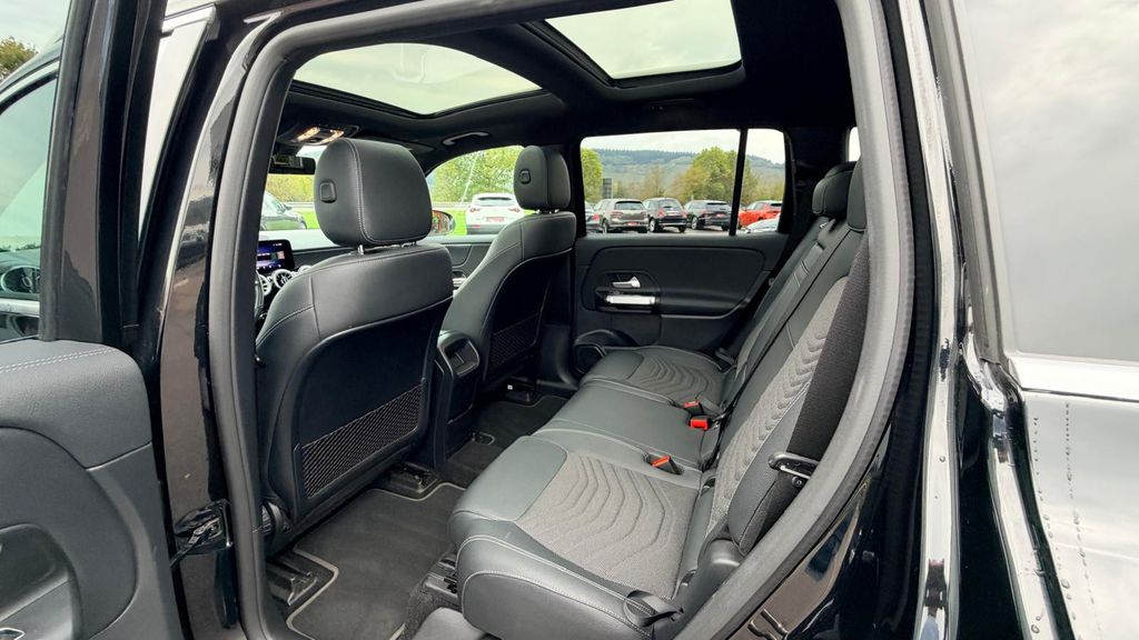 MERCEDES-BENZ EQB 300 4Matic ***GARANTIE BIS 11.2030***
